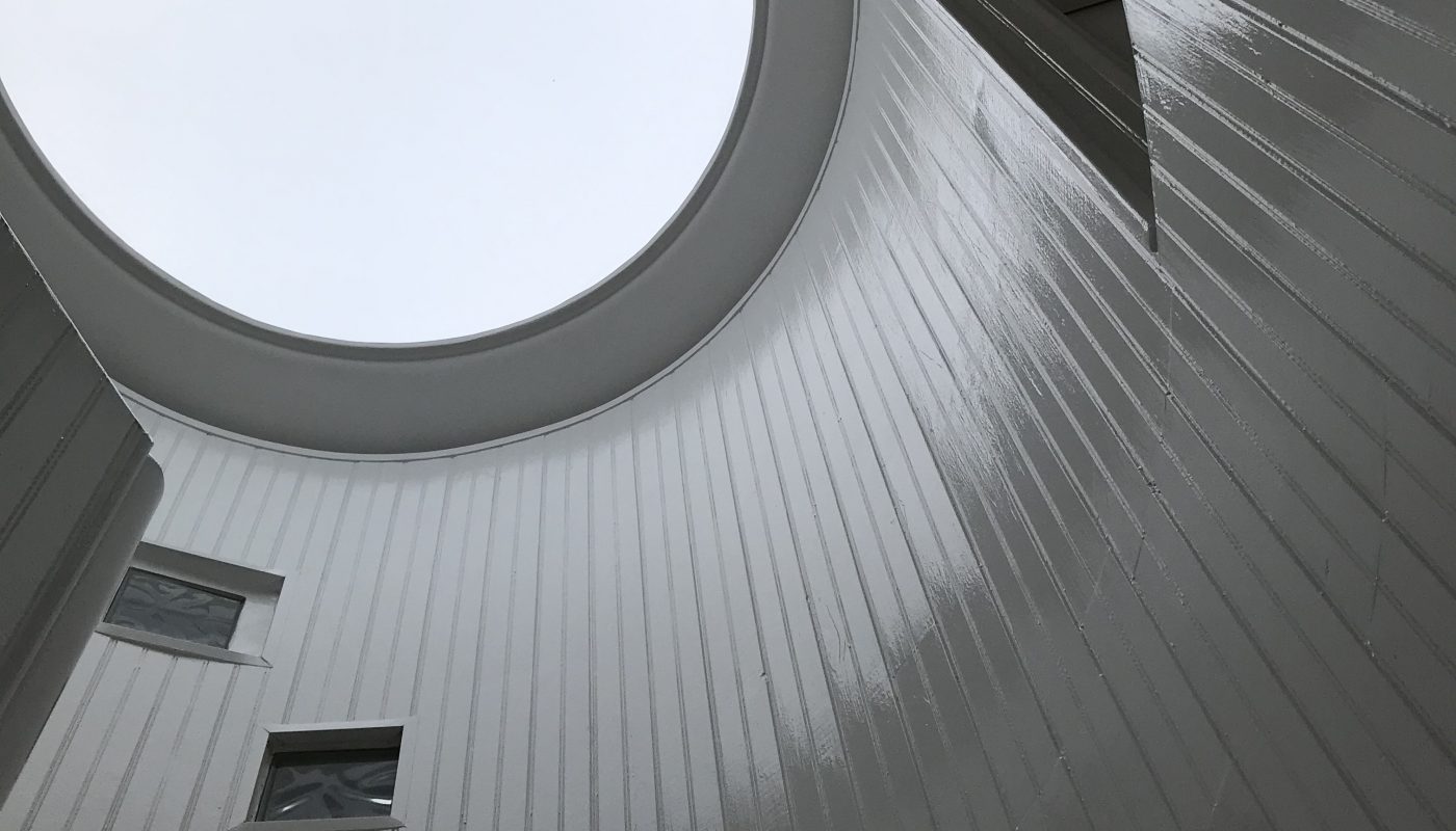 Cage d'escalier peinture