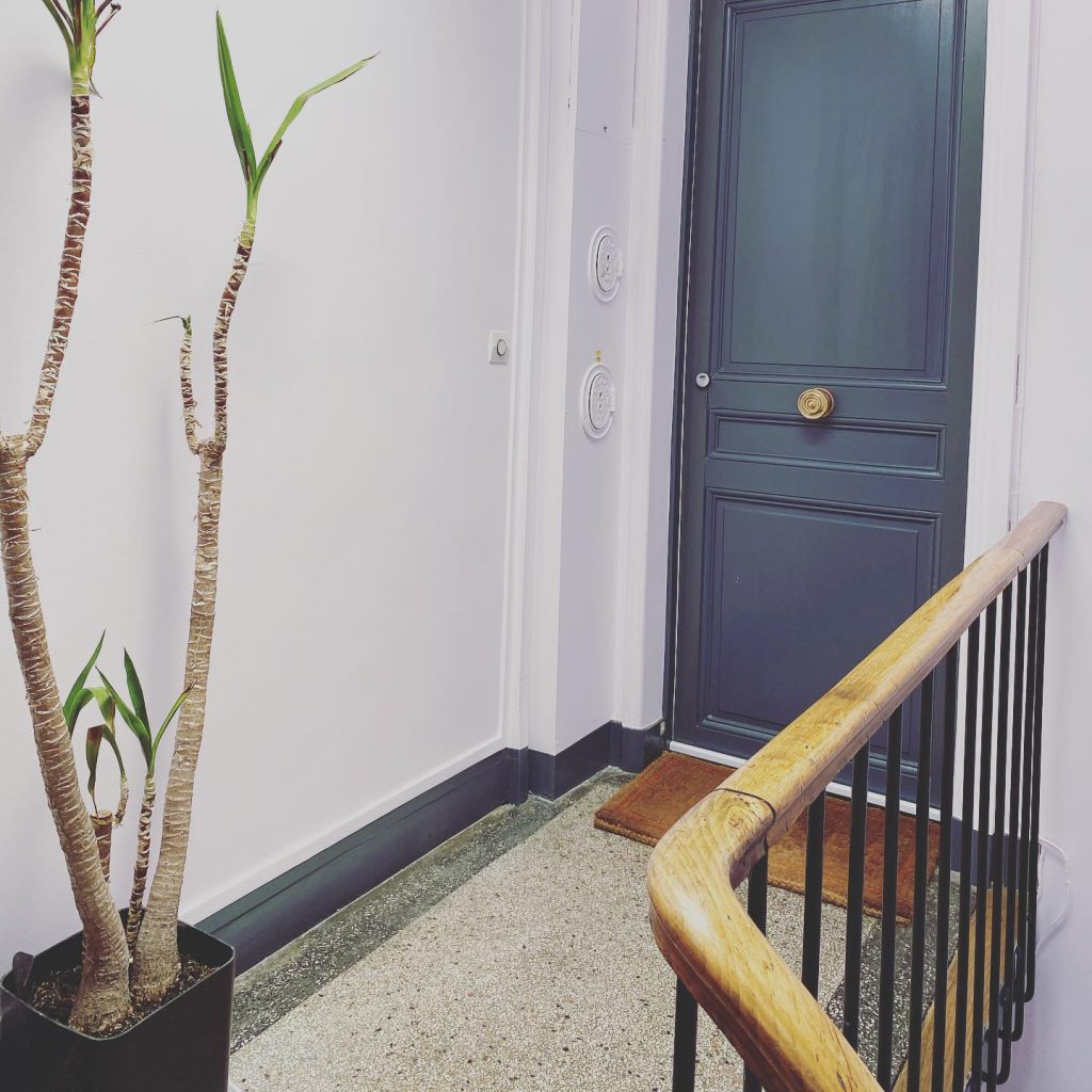 peinture bois intérieur porte et Cage d'escalier à Sèvres